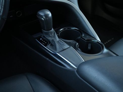 Used 2020 Toyota Camry SE image 24