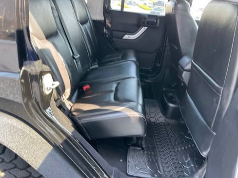 Used 2014 Jeep Wrangler Unlimited Sahara w/ Connectivity Group AWD/4WD image 14