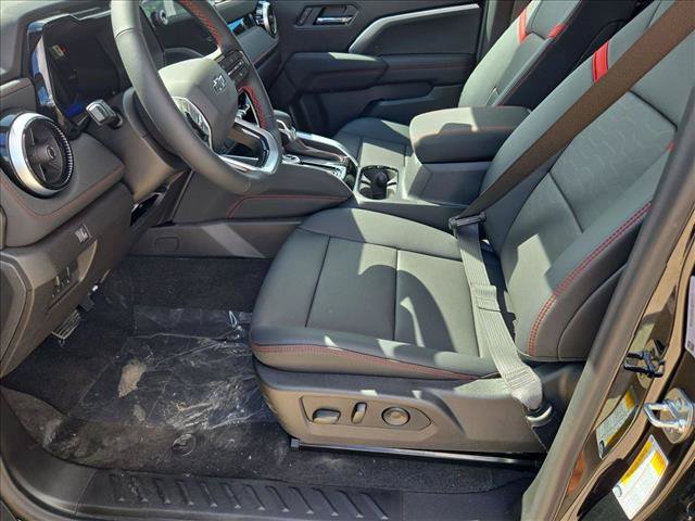 New 2026 Chevrolet Colorado Z71 w/ Midnight Edition AWD/4WD image 4