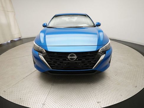 Used 2025 Nissan Sentra SV FWD image 11