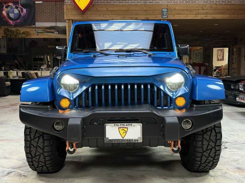 Used 2016 Jeep Wrangler Unlimited Sahara AWD/4WD image 7
