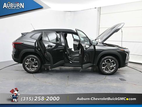 New 2026 Chevrolet Trax LT image 38