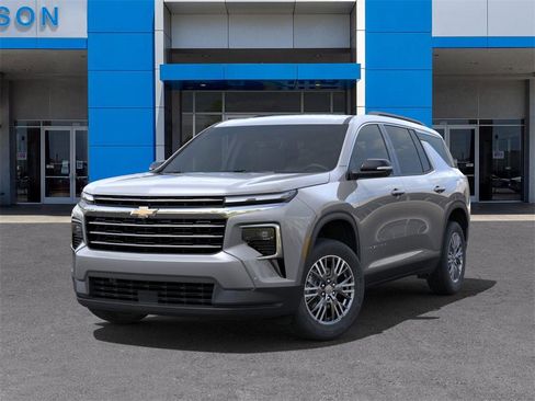 New 2025 Chevrolet Traverse LT w/ Enhanced Driving Package image 6