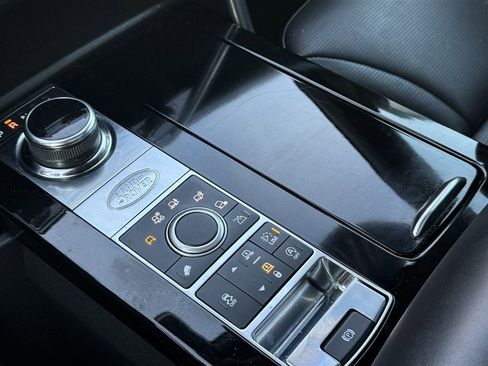 Used 2018 Land Rover Discovery HSE image 39