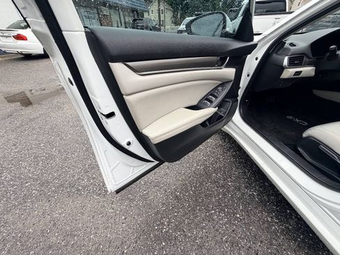 Used 2018 Honda Accord LX image 35
