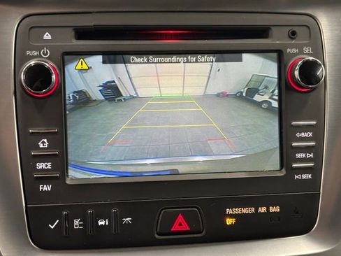 Used 2016 GMC Acadia SLT image 28