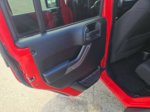 Used 2014 Jeep Wrangler Unlimited Sport w/ Quick Order Package 24S AWD/4WD image 27