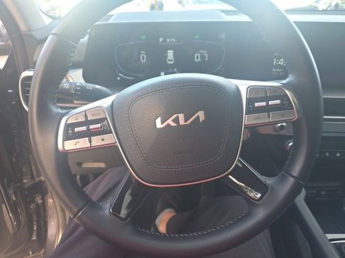 Certified 2025 Kia Telluride S image 13