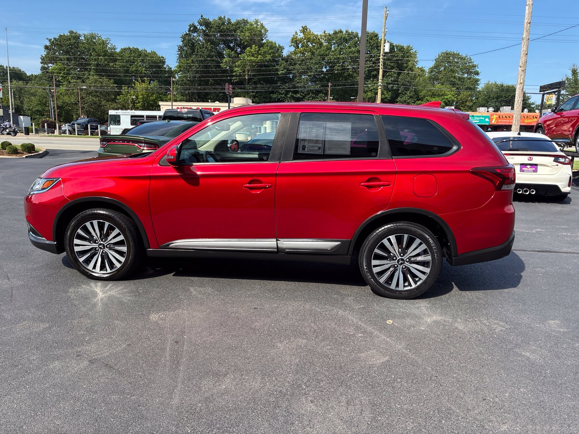 Used 2020 Mitsubishi Outlander SE AWD/4WD image 6