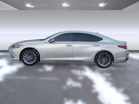 Certified 2025 Lexus ES 300h w/ Luxury Package image 2