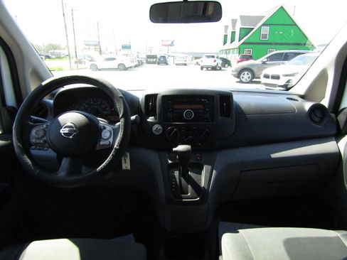 Used 2014 Nissan NV200 SV w/ Back Door Glass Package image 9