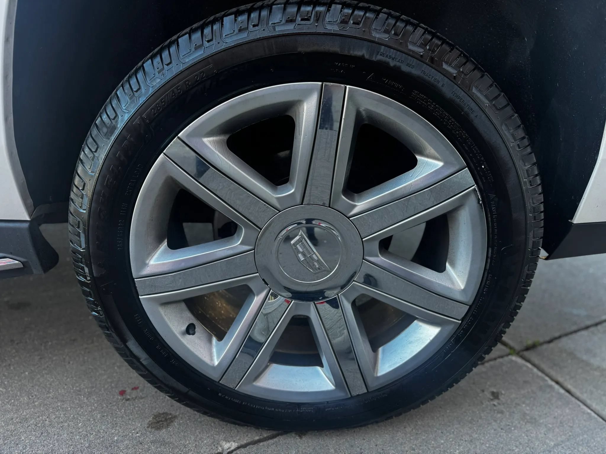 Used 2017 Cadillac Escalade ESV Luxury AWD/4WD image 27
