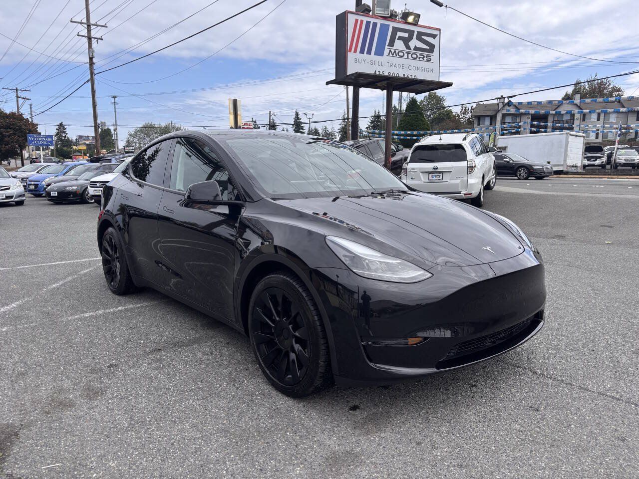 Used 2024 Tesla Model Y Long Range AWD/4WD image 7