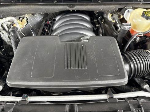 Used 2021 Chevrolet Suburban LT image 42