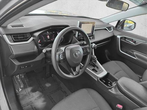 Used 2024 Toyota RAV4 XLE AWD/4WD image 11