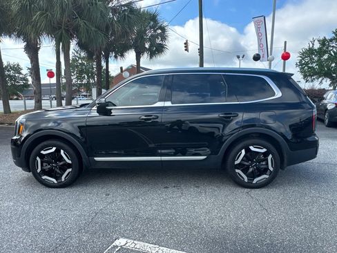 Certified 2024 Kia Telluride EX w/ EX Captain's Chair Package FWD image 6