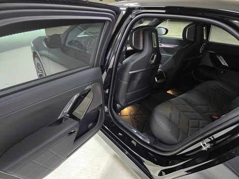 Used 2026 BMW 760i xDrive w/ Executive Package image 15