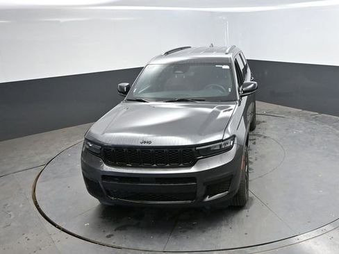 Used 2024 Jeep Grand Cherokee L Laredo AWD/4WD image 40