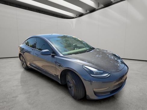 Used 2022 Tesla Model 3 Long Range AWD/4WD image 13
