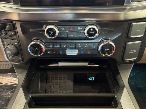 Used 2025 Ford F350 Lariat w/ FX4 Off-Road Package AWD/4WD image 23