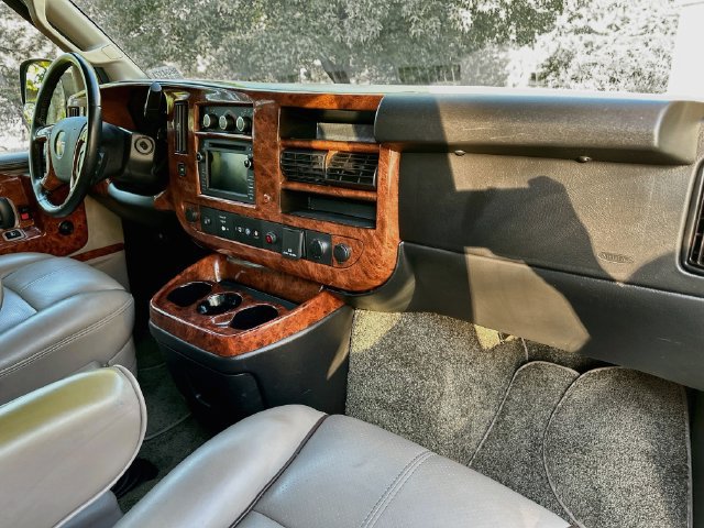 Used 2017 GMC Savana 2500 Extended RWD image 35