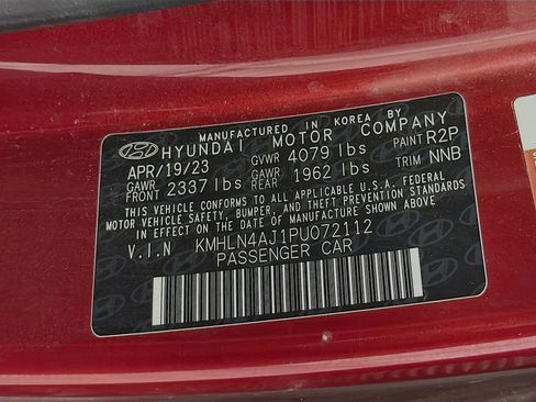 Used 2023 Hyundai Elantra Limited image 32