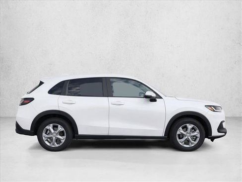 Used 2023 Honda HR-V LX image 8