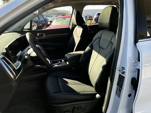 Used 2025 Kia Sorento S w/ Panoramic Sunroof Package image 16