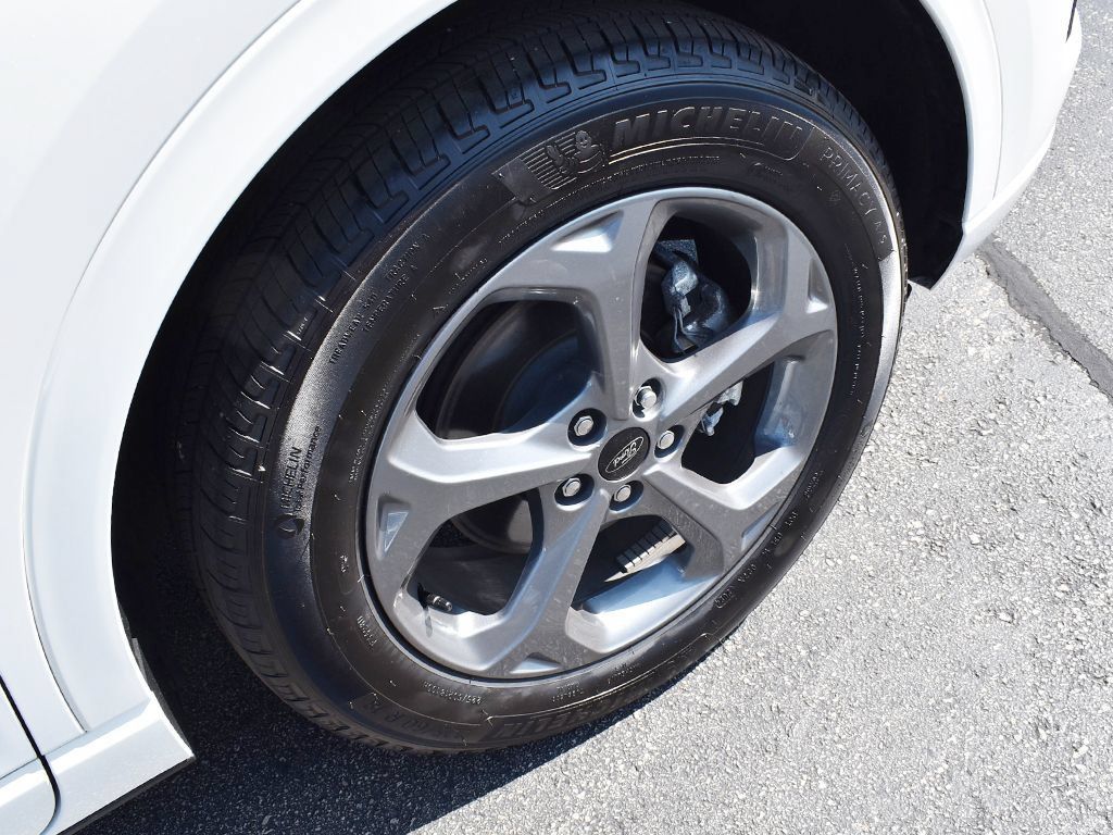 Used 2024 Ford Escape ST-Line w/ Tech Pack #1 AWD/4WD image 9