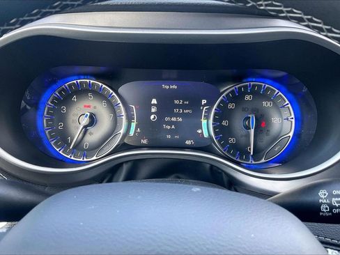 New 2026 Chrysler Pacifica Select image 11