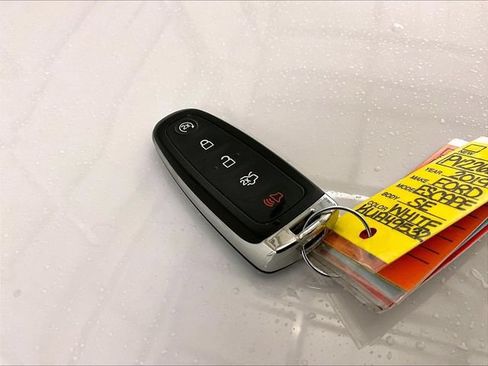 Used 2019 Ford Escape SE AWD/4WD image 10