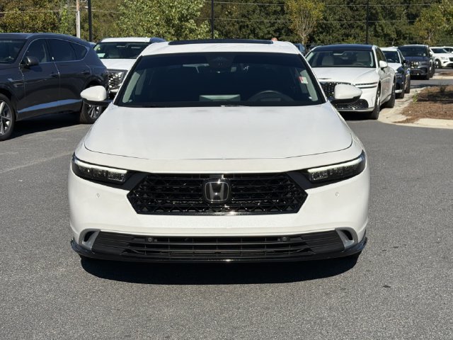 Used 2023 Honda Accord Touring image 2