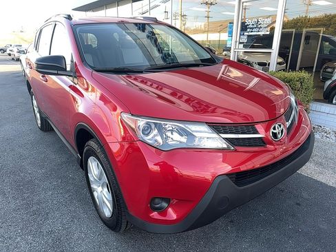 Used 2014 Toyota RAV4 LE AWD/4WD image 2