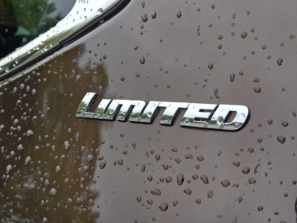 Used 2022 Toyota Tundra Limited AWD/4WD image 32