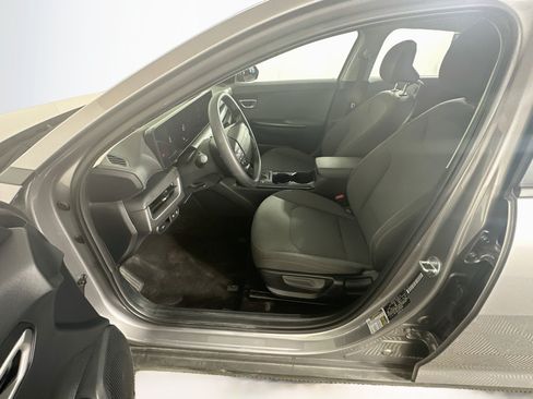 Used 2025 Kia K4 FWD image 13