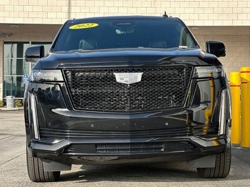 Certified 2022 Cadillac Escalade Sport w/ LPO, ONYX Package image 12