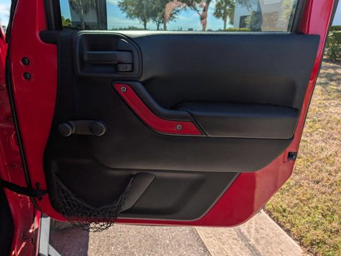 Used 2015 Jeep Wrangler Sport image 11