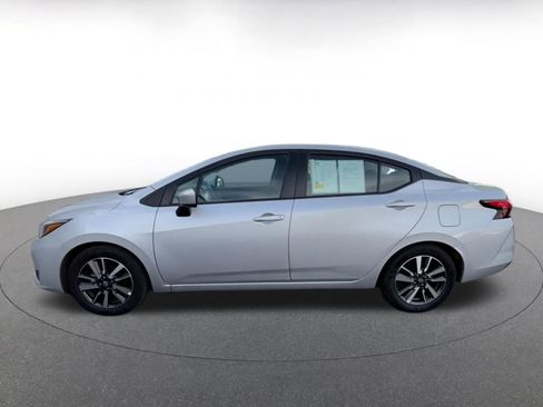 Used 2025 Nissan Versa SV FWD image 9
