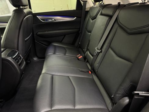 Used 2018 Cadillac XT5 Premium Luxury image 11