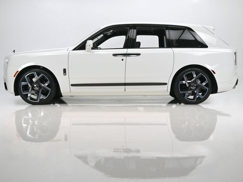 New 2027 Rolls-Royce Cullinan Black Badge AWD/4WD image 3
