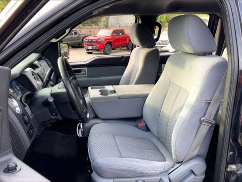 Used 2011 Ford F150 XLT w/ XLT Chrome Pkg image 6