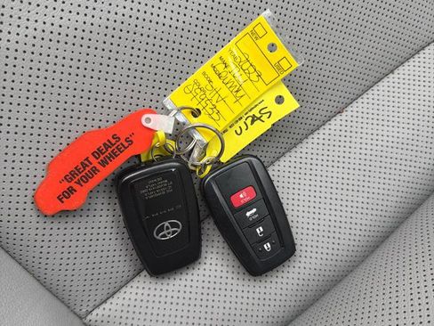 Used 2023 Toyota Camry XLE w/ Cold Weather Package AWD/4WD image 29