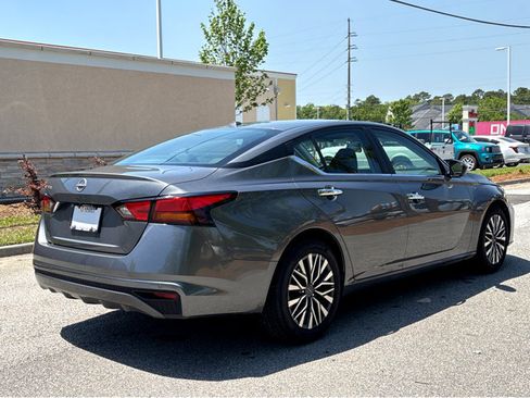 Certified 2025 Nissan Altima 2.5 SV FWD image 19