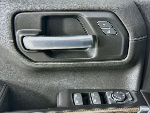 Used 2019 Chevrolet Silverado 1500 RST AWD/4WD image 18