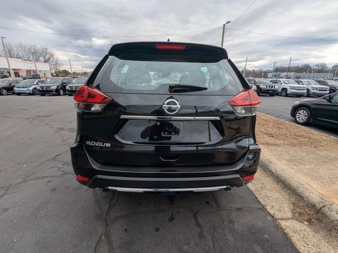 Used 2020 Nissan Rogue S image 6