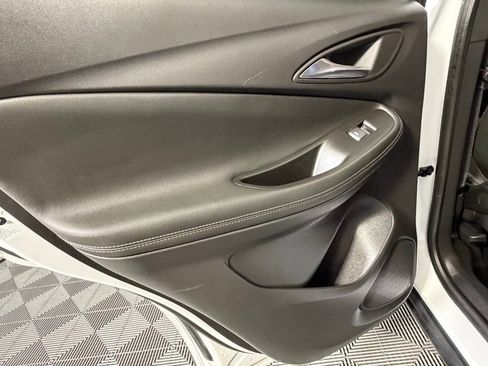 Used 2025 Buick Encore GX Preferred image 25