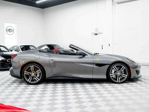 Used 2020 Ferrari Portofino RWD image 15