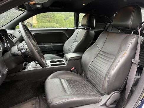Used 2013 Dodge Challenger R/T RWD image 10