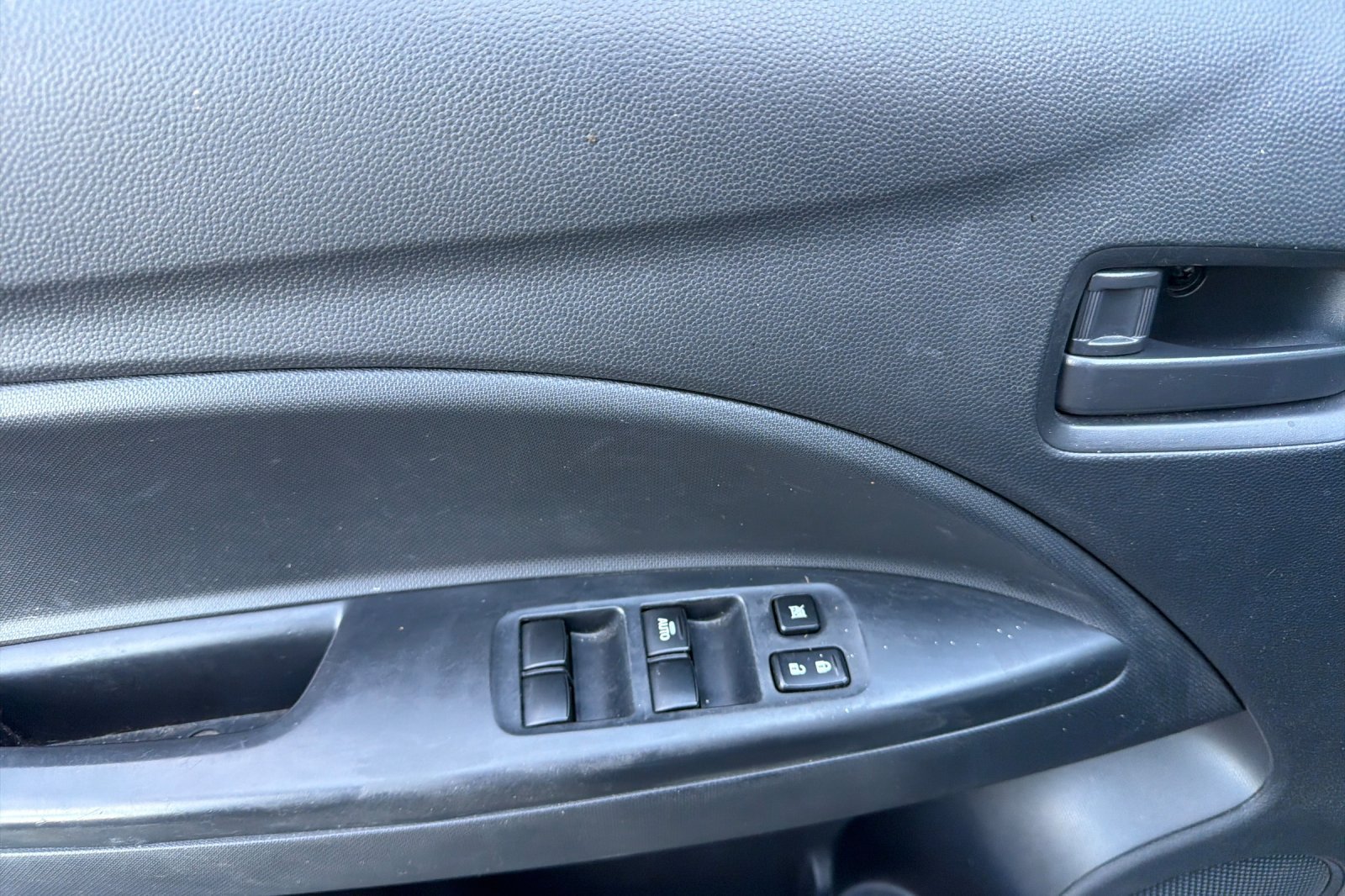 Used 2024 Mitsubishi Mirage ES FWD image 10