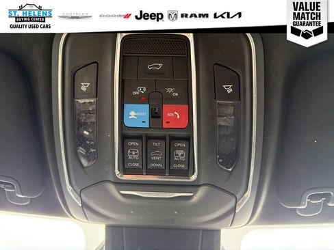 Used 2024 Jeep Wagoneer Launch Edition AWD/4WD image 27